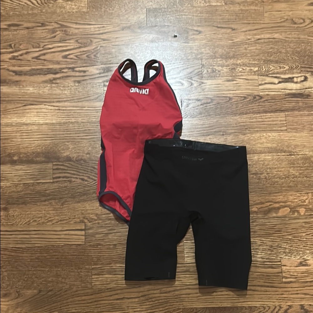 Arena Women's Red and Black Swim Set